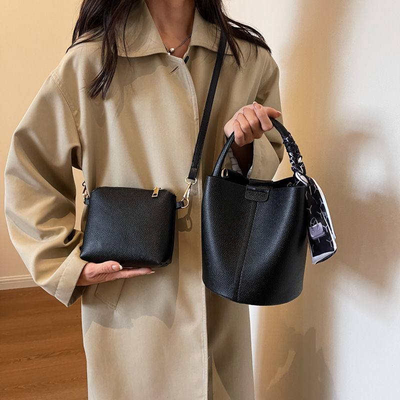 Tas bahu dan selempang PU mera - Luxury Bags On Sales ulasan dan harga