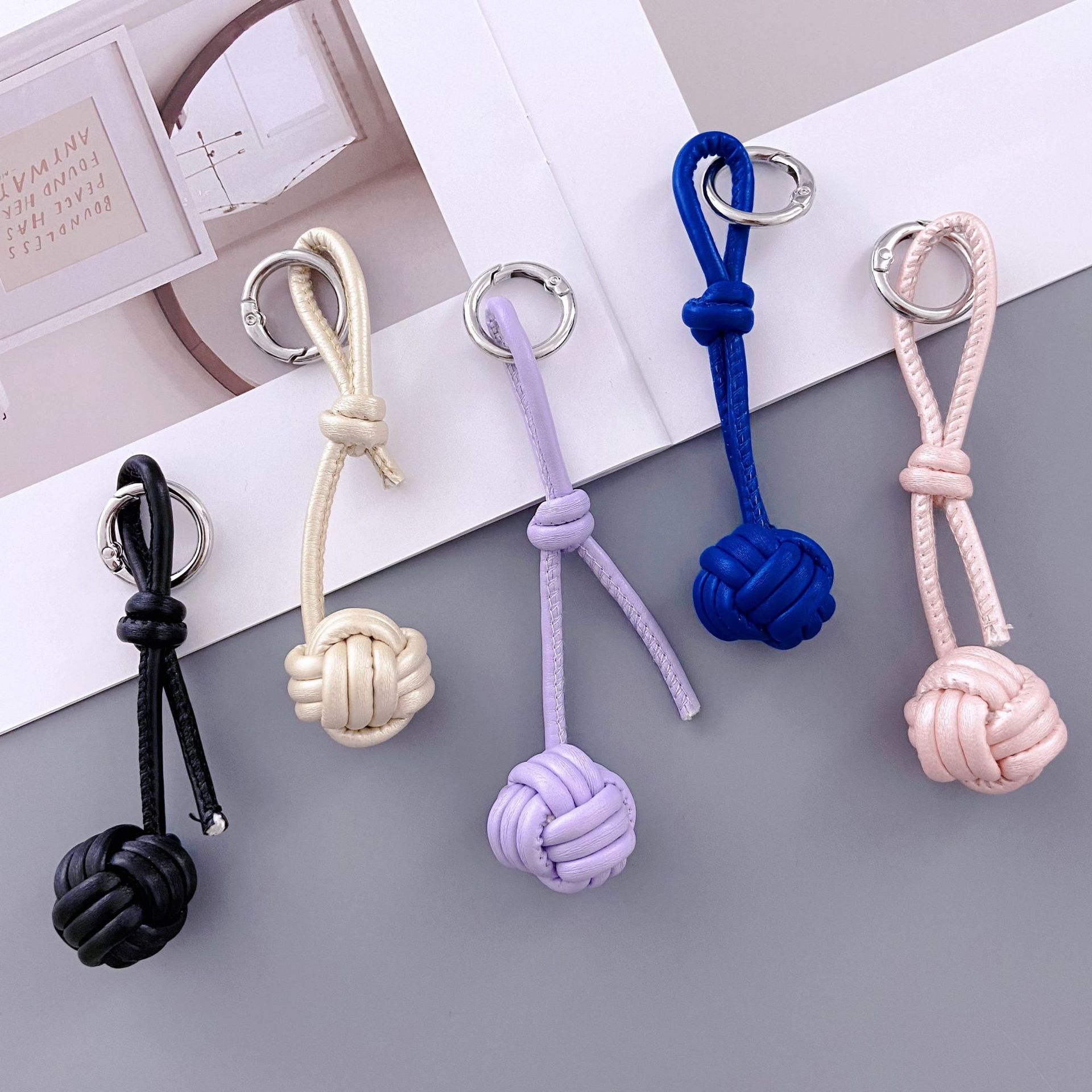 Gantungan Tas Bola Harajuku Je - Luxury Japanese Bags Brands ulasan dan harga